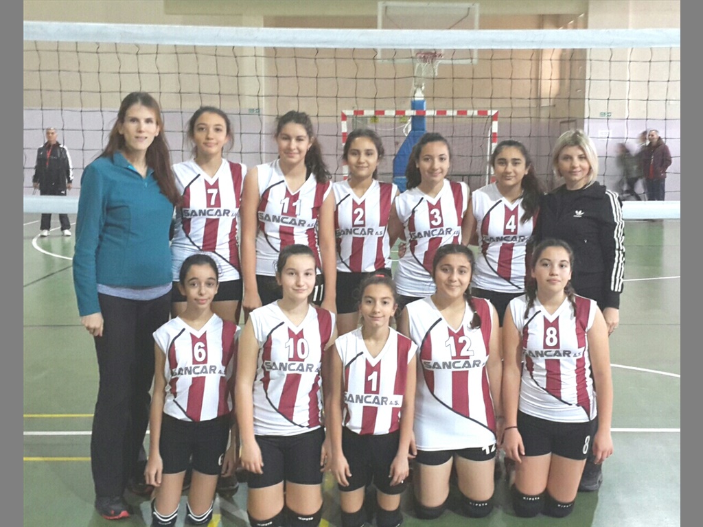 Yıldız Kız Voleybol Takımımız Bir Üst Grupta